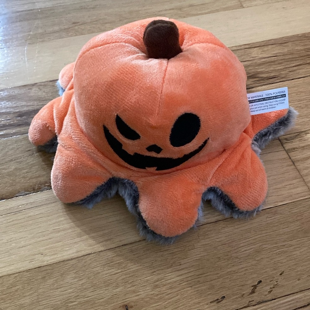 Jack-o’-lantern-Pirate flipping mood octopus